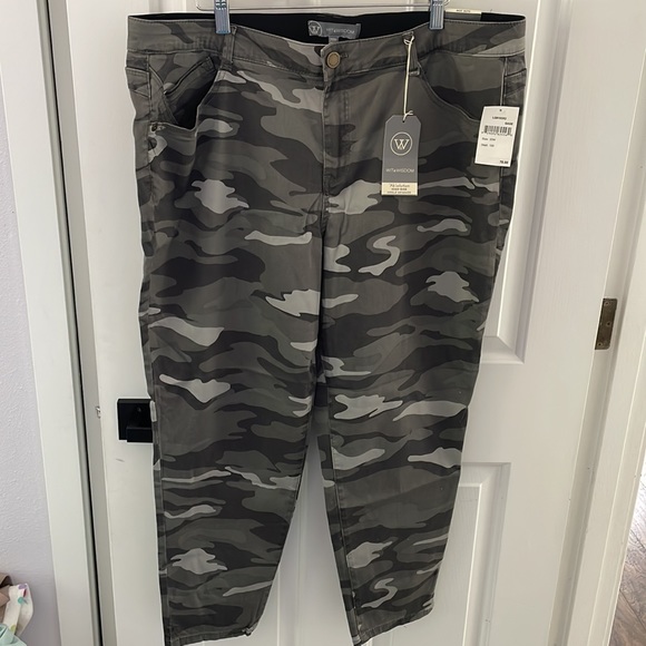 “AB” solution high rise ankle skimmer pants from Wit Wisdom - Picture 6 of 6